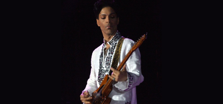 Prince playing at Coachella 2008
